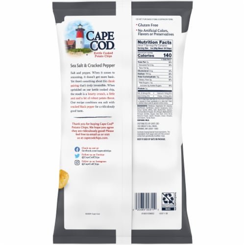 Cape Cod Potato Chips Sea Salt And Cracked Pepper Kettle Chips Perspective: right