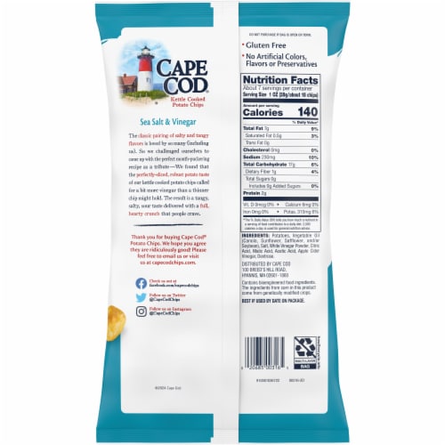 Cape Cod® Sea Salt & Vinegar Kettle Cooked Potato Chips Perspective: right