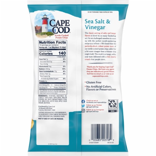 Cape Cod Potato Chips Sea Salt & Vinegar Kettle Chips Perspective: right