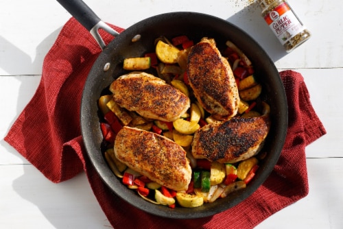 Lawry's® Coarse Ground Garlic Pepper Seasoning Perspective: right