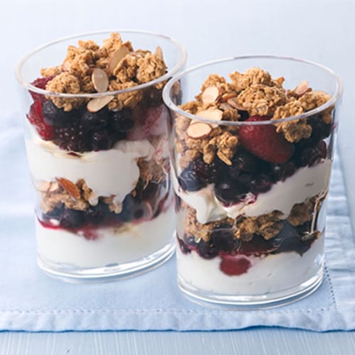 Cascadian Farm™ Organic Whole Grain Oats and Honey Granola Perspective: right