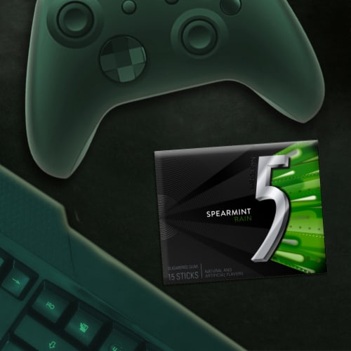 5 GUM Spearmint Rain Sugar Free Chewing Gum Five Gum Perspective: right