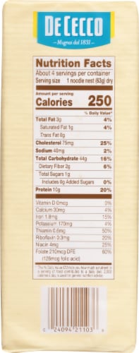 De Cecco® Fettuccine Enriched Egg Noodles Perspective: right