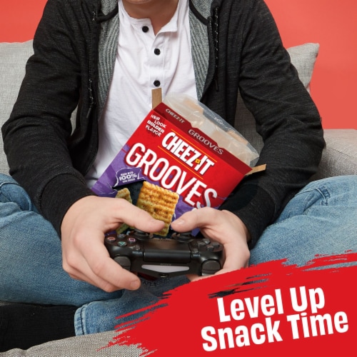 Cheez-It Grooves Loaded Cheesy Taco Crunchy Cheese Snack Crackers Perspective: right