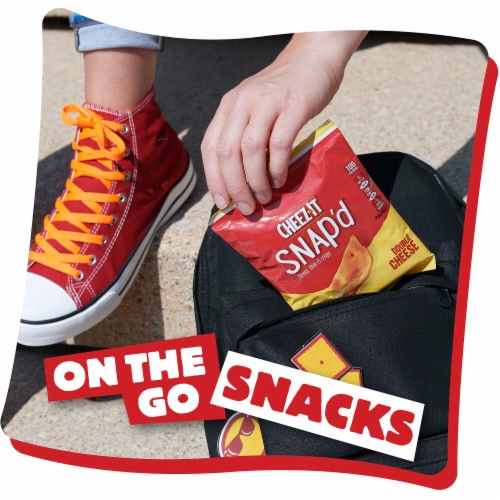 Cheez-It Snap'd Double Cheese Cheese Cracker Chips Perspective: right