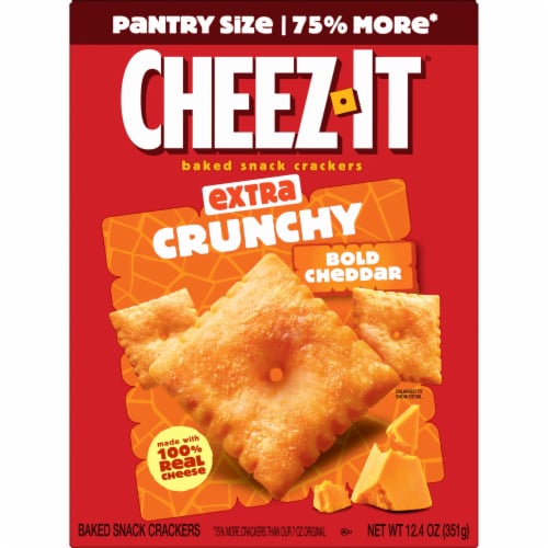 Cheez-It® Extra Crunchy Bold Cheddar Cheese Crackers Perspective: right