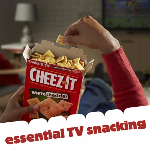 Cheez-It® White Cheddar Cheese Snack Crackers Perspective: right
