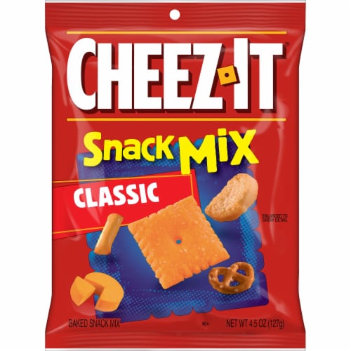 Cheez-It® Classic Snack Mix Perspective: right