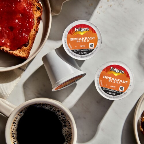 Folgers Breakfast Blend Coffee, Mild Roast, Keurig K-Cup Pods Perspective: right