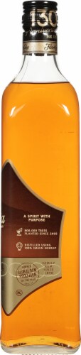 Flor de Cana 4 Anejo Oro Rum Perspective: right