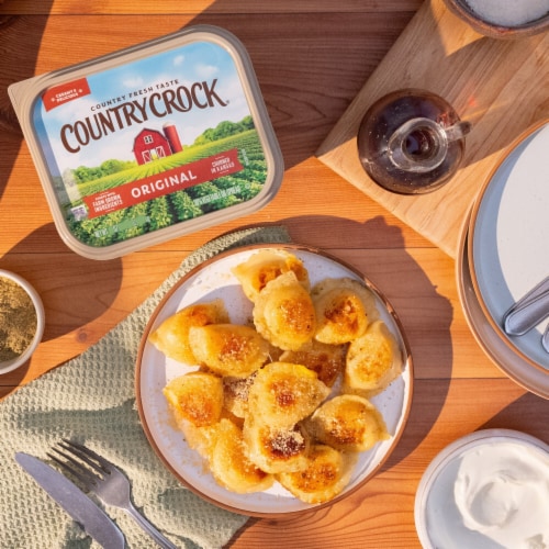 Country Crock Original Buttery Spread Perspective: right