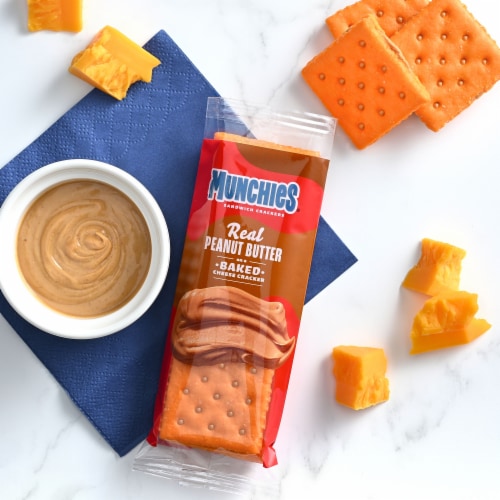 Munchies Baked Peanut Butter Sandwich Crackers Perspective: right