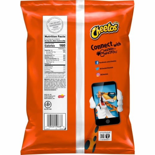 Cheetos® Cheese Puffs Chips Perspective: right