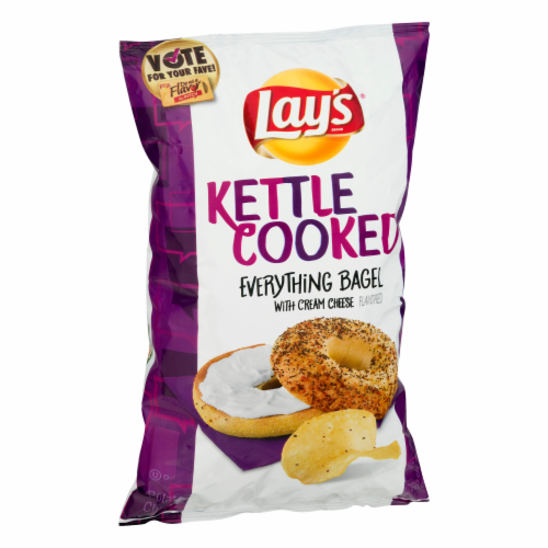 Lay's Kettle Cooked Everything Bagel with Cream Cheese Chips Perspective: right