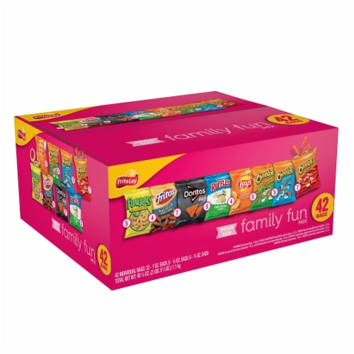 Frito-Lay® Family Fun Mix Chips Variety Pack Perspective: right