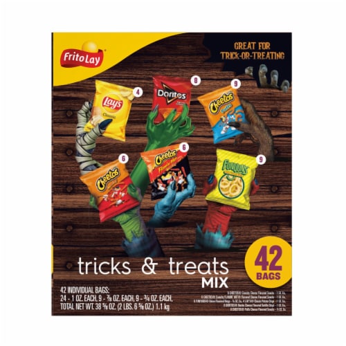 Frito-Lay® Tricks & Treats Mix Chips Variety Pack Perspective: right