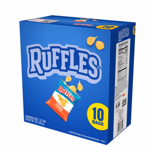 Ruffles® Cheddar & Sour Cream Potato Chips Multipack Perspective: right