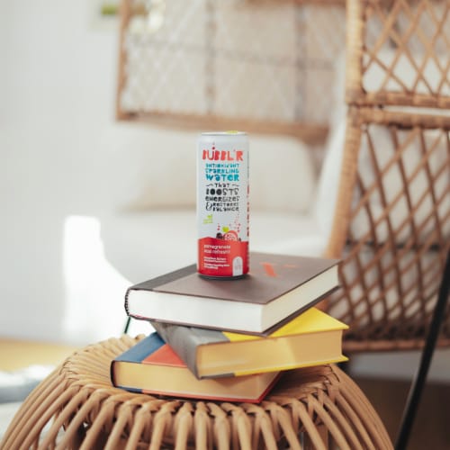 BUBBL'R Pomegranate Acai Refresh’r Antioxidant Sparkling Water Cans Perspective: right