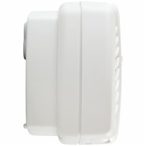 First Alert™ Electrochemical 1039746 Carbon Monoxide Alarm Perspective: right