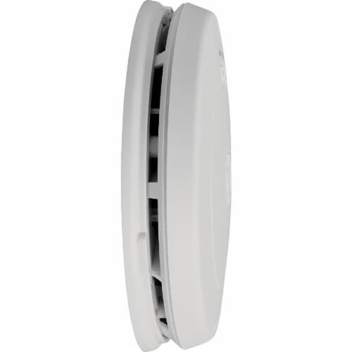 First Alert® 2-in-1 Smoke and Carbon Monoxide Alarm Perspective: right