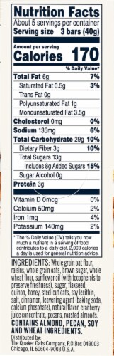 Quaker Baked Flats Raisin Cinnamon Crispy Snack Bars Perspective: right