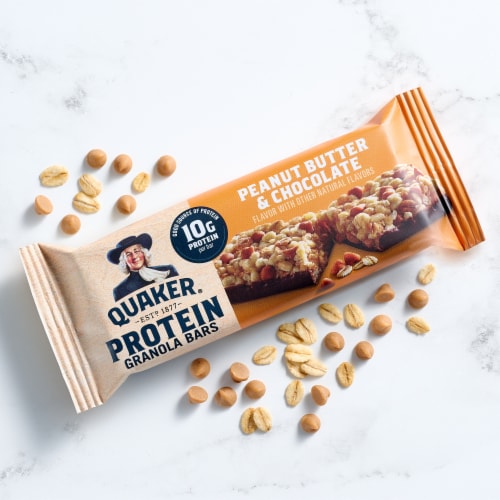 Quaker® Chocolate Peanut Butter Protein Granola Bars Perspective: right