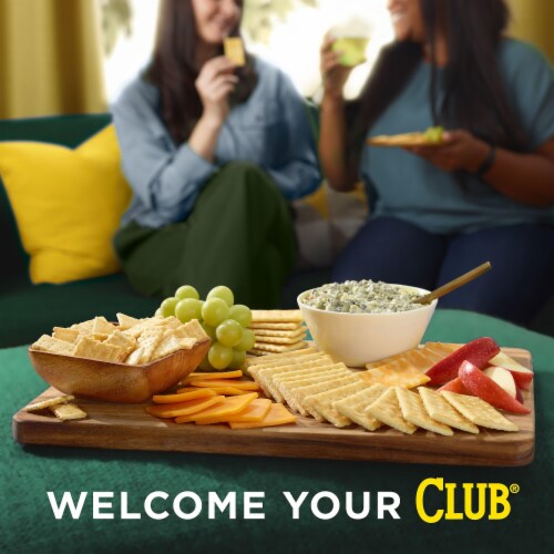 Club Multi Grain Crackers Perspective: right