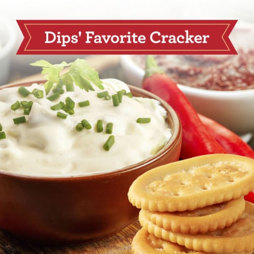 Town House Dippers Original Baked Snack Snack Crackers Perspective: right