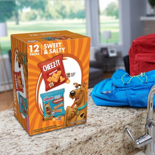 Kellogg's® Variety Pack Sweet and Salty Snacks Perspective: right