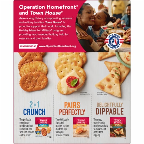 Town House® Original Star-Spangled Snack Crackers Perspective: right
