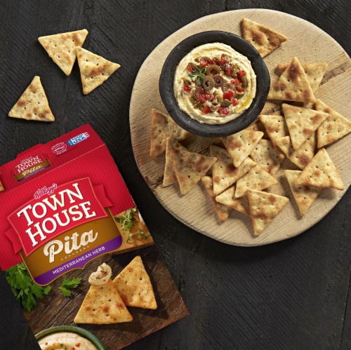 Town House® Mediterranean Herb Pita Crackers Perspective: right