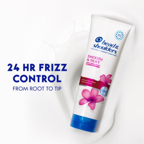 Head and Shoulders Smooth and Silky Dandruff Conditioner Perspective: right