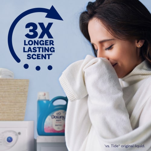 Downy Ultra April Fresh Liquid Fabric Softener Fabric Conditioner Perspective: right