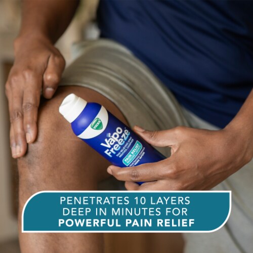 Vicks VapoFreeze Pain Relief Spray Perspective: right