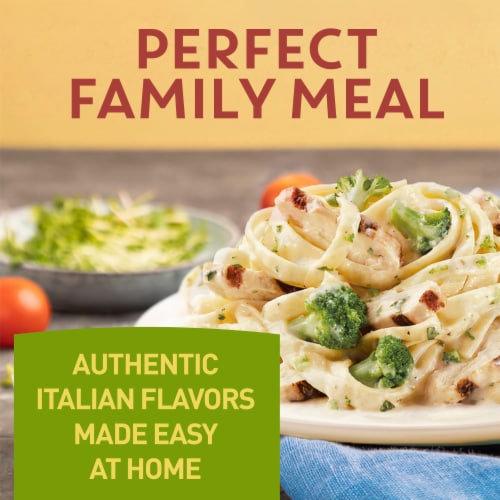 Bertolli Family Size Chicken Broccoli Fettuccine Alfredo Frozen Meal Perspective: right