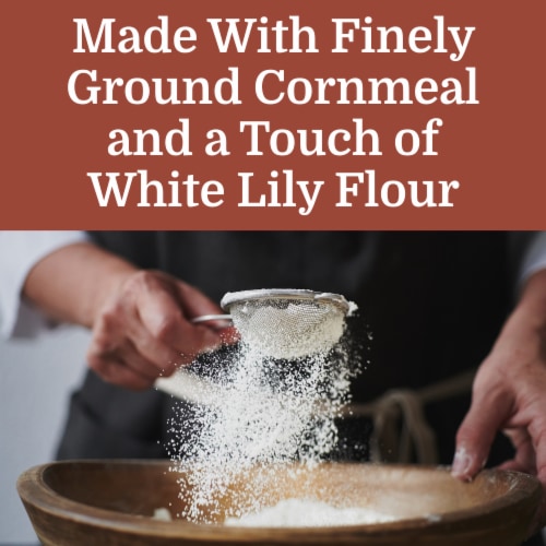 White Lily Self-Rising Enriched White Cornmeal Mix Perspective: right