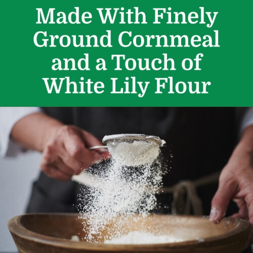 White Lily Self-Rising Buttermilk White Cornmeal Mix Perspective: right