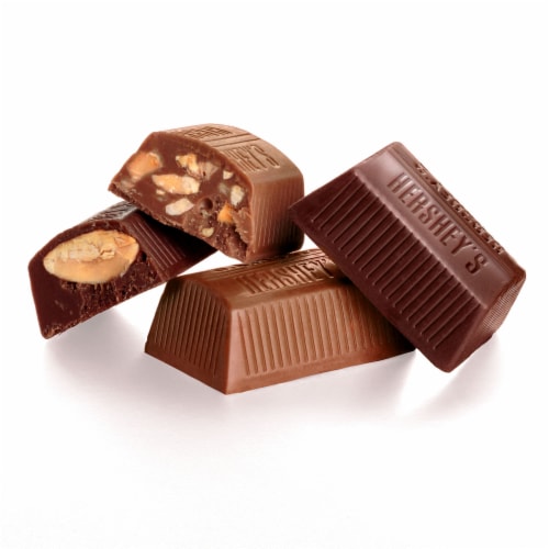 HERSHEY'S NUGGETS Assorted Chocolate Christmas Candy Party Pack Perspective: right