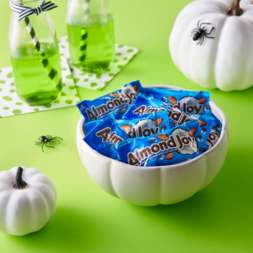 ALMOND JOY Coconut and Almond Chocolate Snack Size Halloween Candy Jumbo Bag Perspective: right