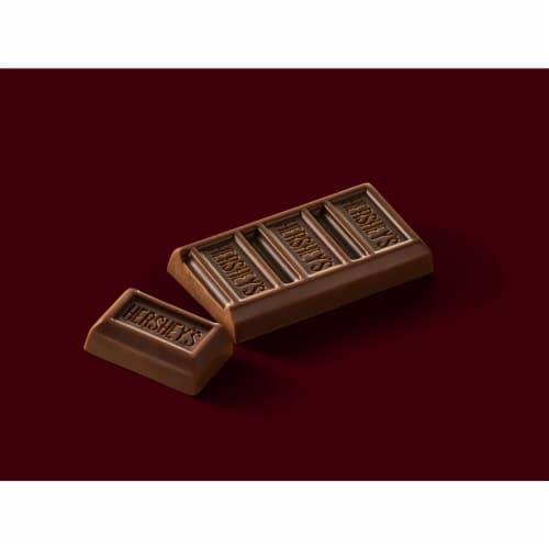 HERSHEY'S Milk Chocolate Snack Size Candy Bars Perspective: right