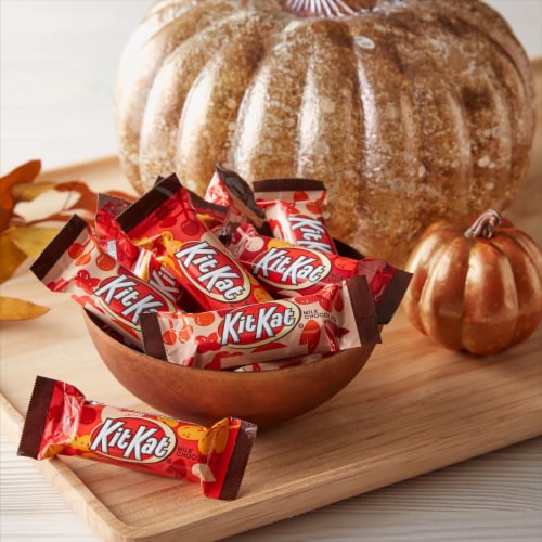 KIT KAT® Miniatures Milk Chocolate Crisp Halloween Wafer Candy Bars Bag Perspective: right