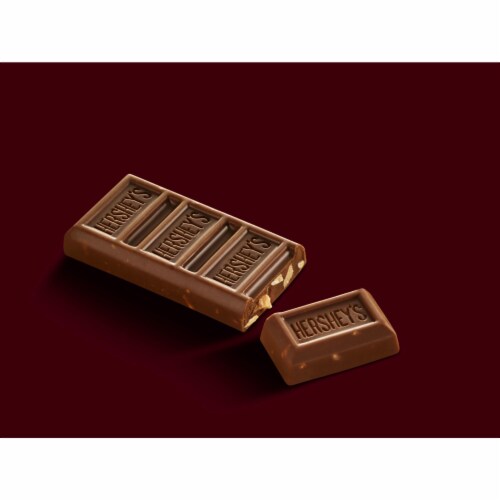 HERSHEY'S Milk Chocolate with Almonds Snack Size Halloween Candy Bag Perspective: right