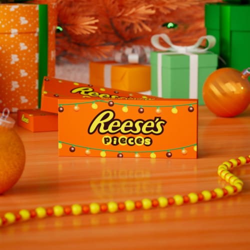 REESE'S PIECES Peanut Butter in a Crunchy Shell Candy Christmas Box, 1
