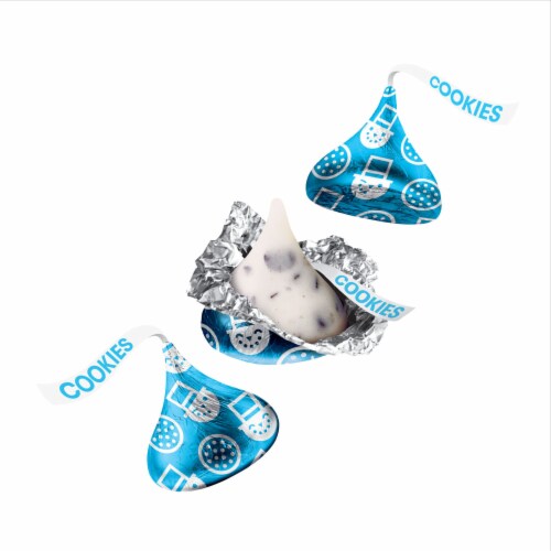 HERSHEY'S KISSES Cookies 'n' Creme Christmas Candy Bag Perspective: right