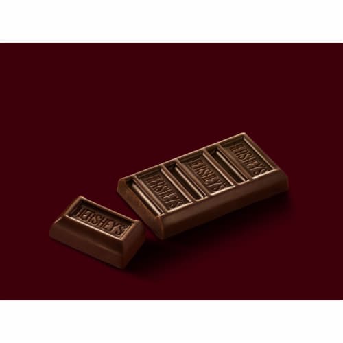 HERSHEY'S SPECIAL DARK Mildly Sweet Chocolate Snack Size Candy Bars Perspective: right