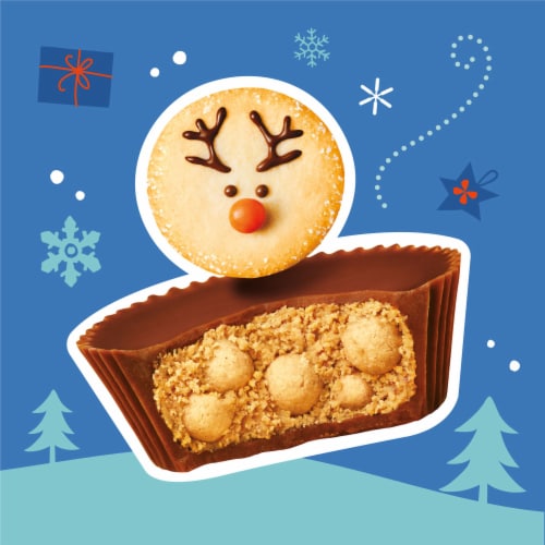 REESE'S Big Cup Sugar Cookie Milk Chocolate Peanut Butter Cups Christmas Candy Pack Perspective: right