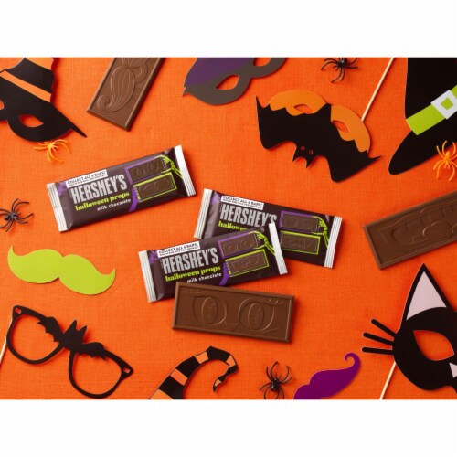 HERSHEY'S Halloween Props Milk Chocolate Candy Halloween Bar Perspective: right