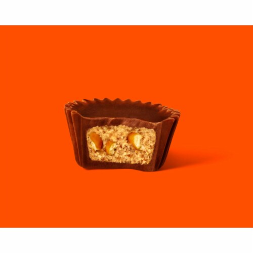 REESE'S Miniatures with Pretzels Milk Chocolate Peanut Butter Cups Candy Share Pack Perspective: right