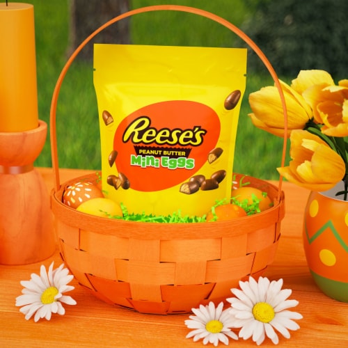 REESE'S Milk Chocolate Peanut Butter Creme Mini Eggs Easter Candy Resealable Bag Perspective: right