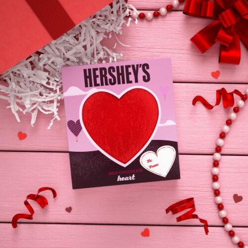 HERSHEY'S Milk Chocolate Heart Valentine Candy Gift Box Perspective: right